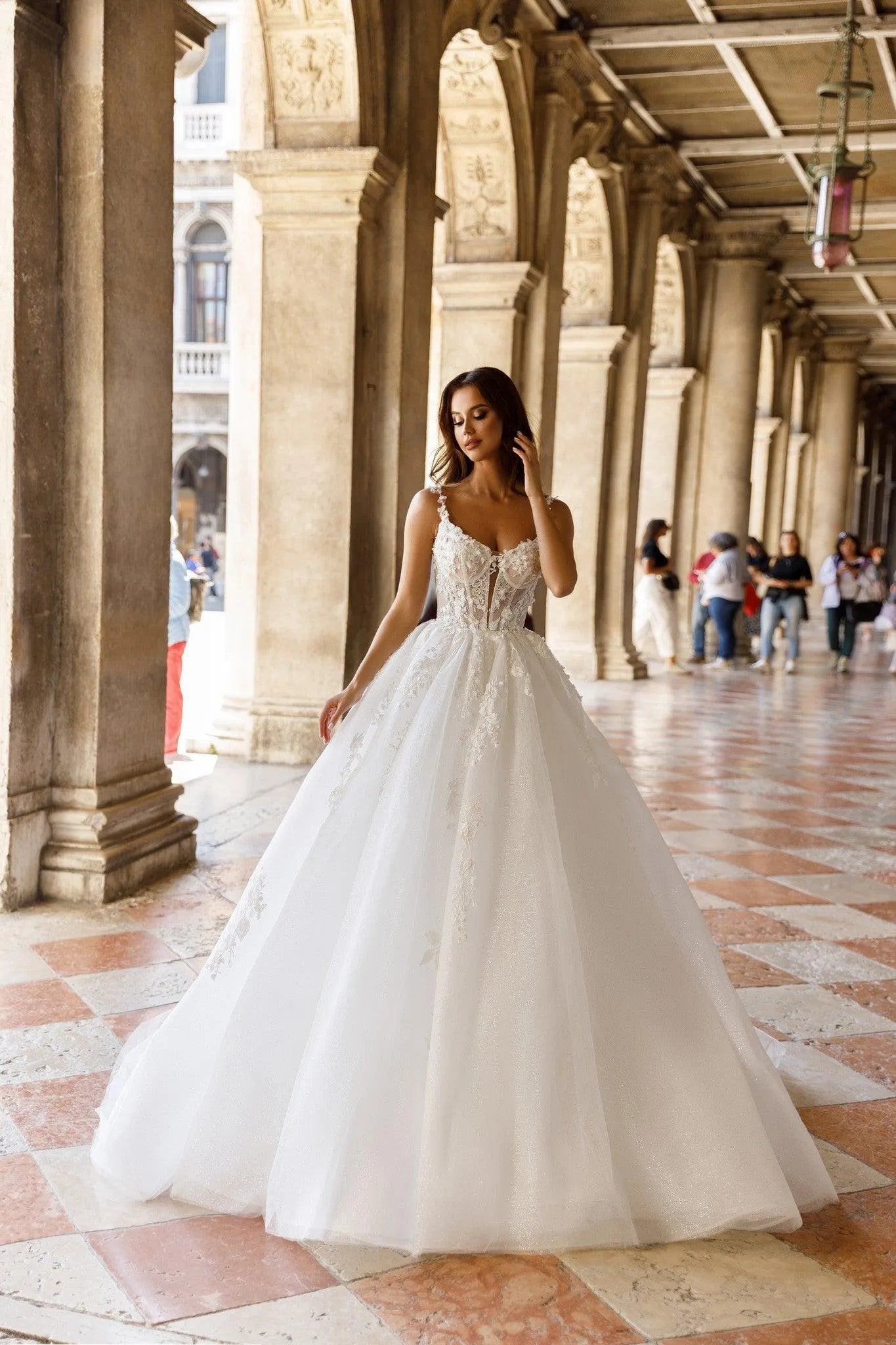 Ball Gown Princess Style Bridesmaid Dresses Square Neck Sexy Off Shoulder Sleeveless Fluffy Princess Style Mopping Wedding Dresses Sweetheart A-Line White Bridal Gowns Ball Gown Princess Style Bridesmaid Dresses Square Neck Sexy Off Shoulder Sleeveless Fluffy Princess Style Mopping Wedding Dresses Sweetheart A-Line White Bridal Gowns