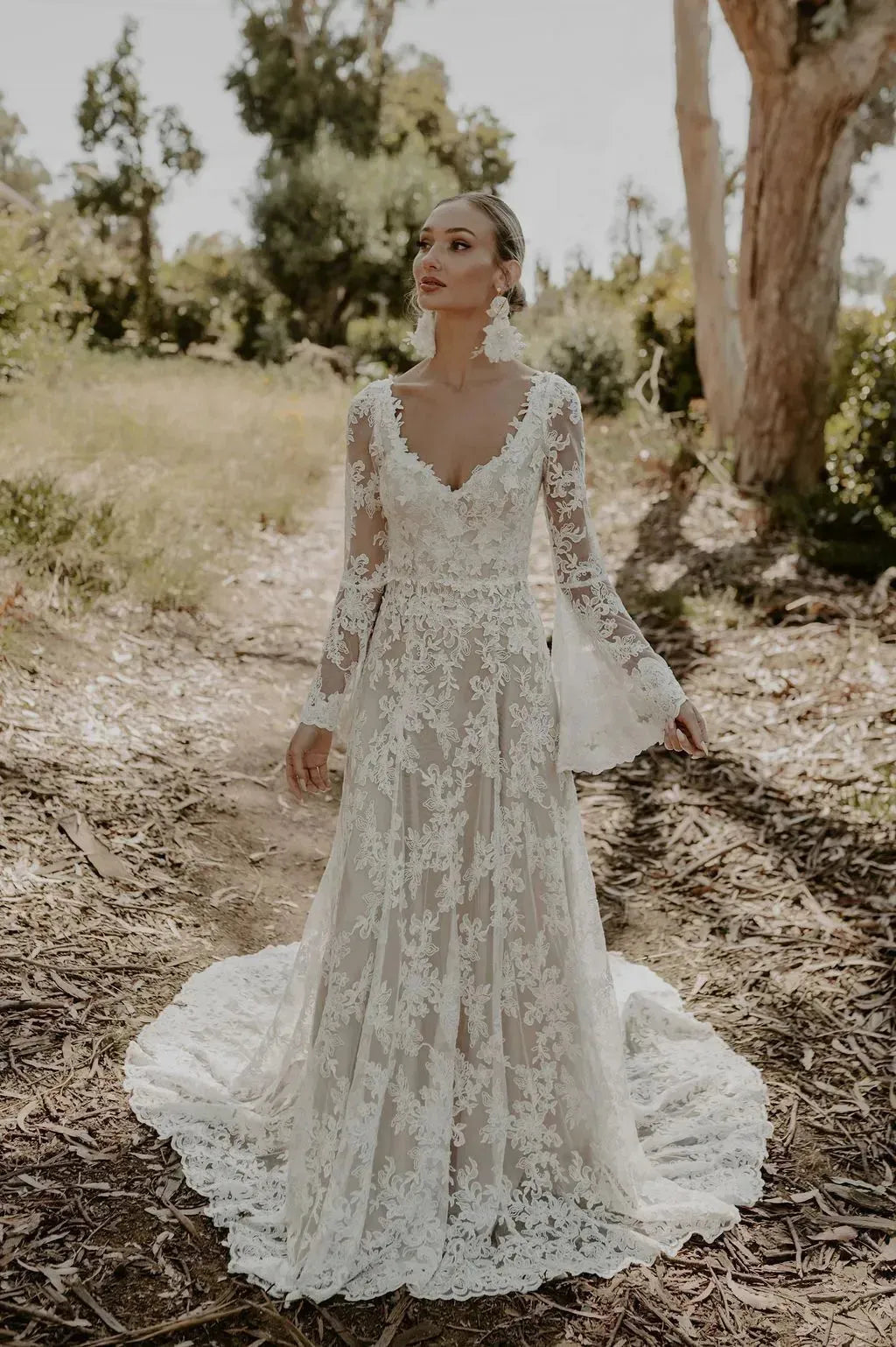 Bohemian Flare Sleeve Long Wedding Dresses For Women With Chapel Train