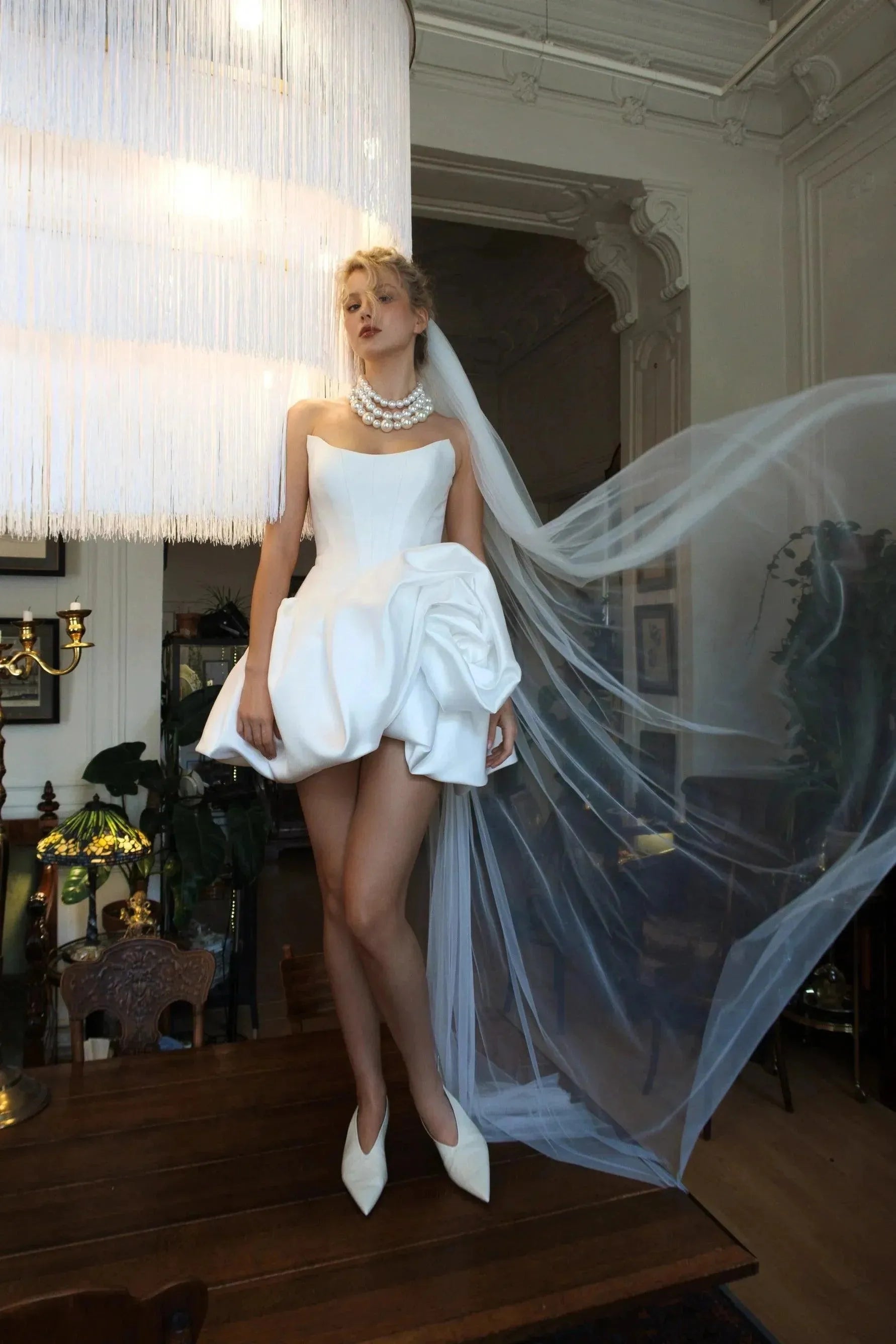 Short Wedding Dress with Open Shoulders and Decorative Drapery Modern Princess White Satin Bow Satin Court Train Vestido De Novia Mermaid Sleeves