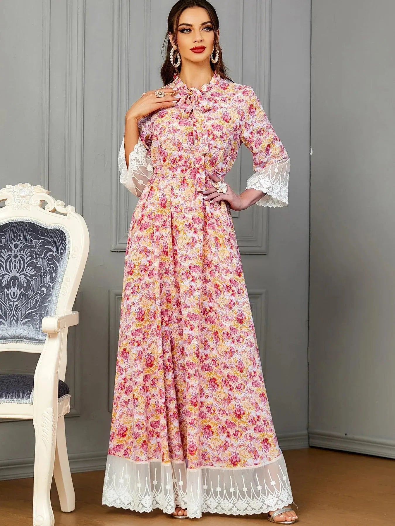 Vestido longo feminino com estampa floral, gola com babados na