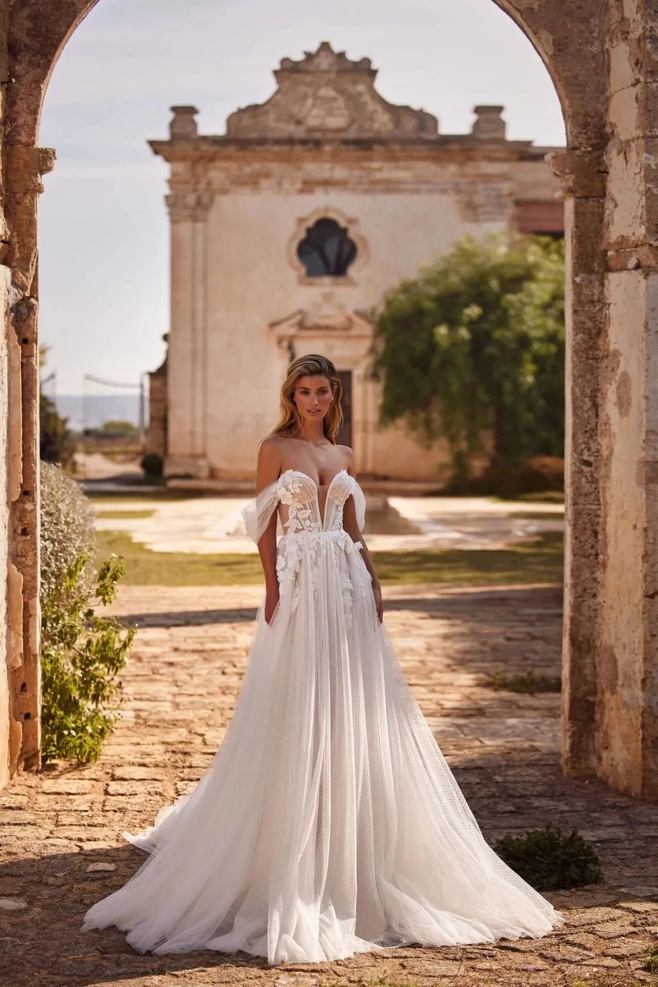 Vestido de novia de corte A de ensueño, confeccionado en tejido de