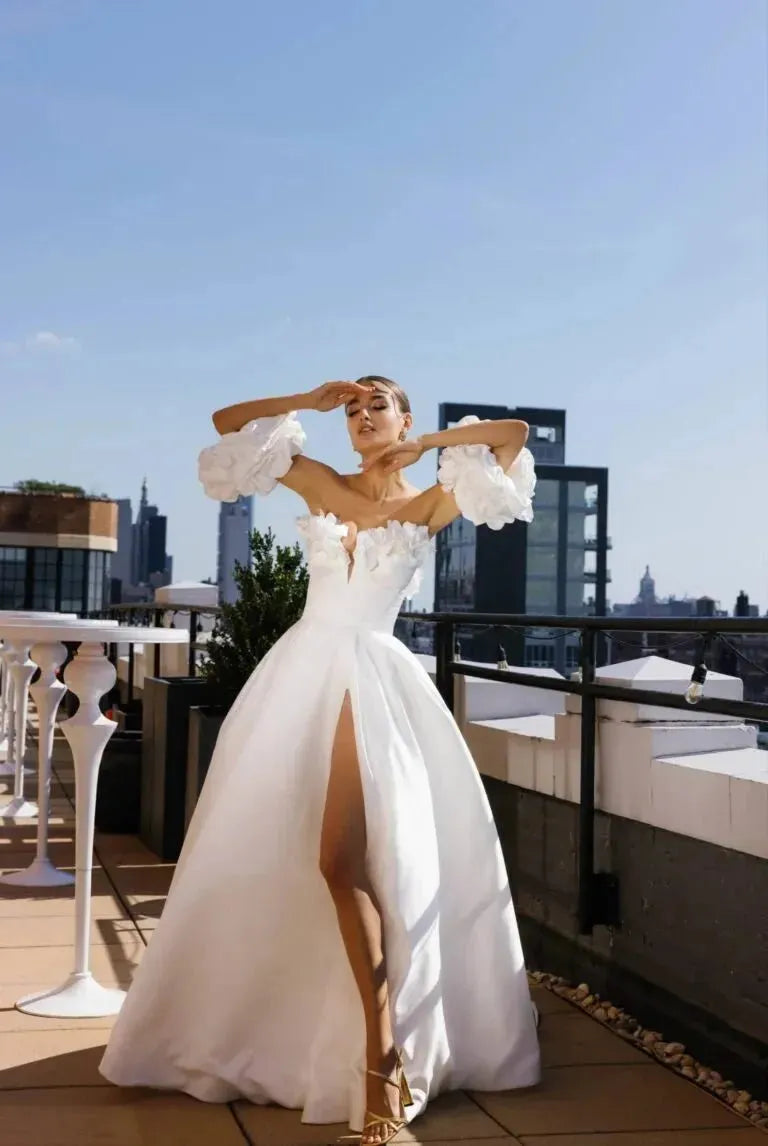 Abiti da sposa modesti a trapezio con scollo a cuore, maniche a sbuffo