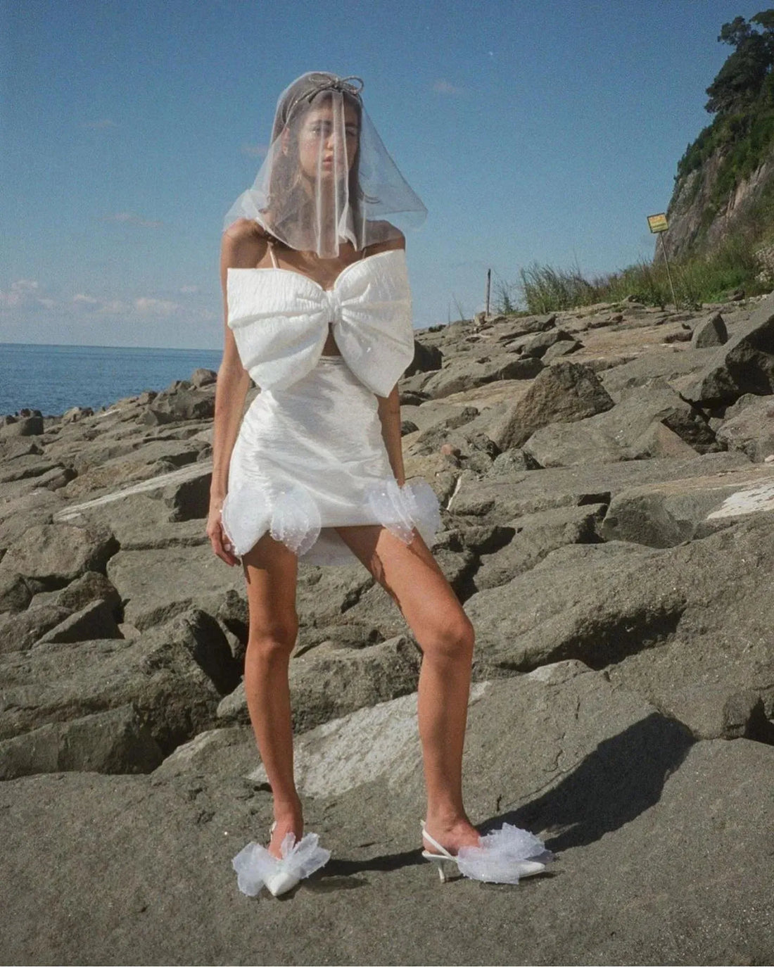 Sexy Large Bow Spaghetti Straps Mini Length Wedding Dress Backless Minimalist Short Bridal Gown Ivory Short Wedding Dress