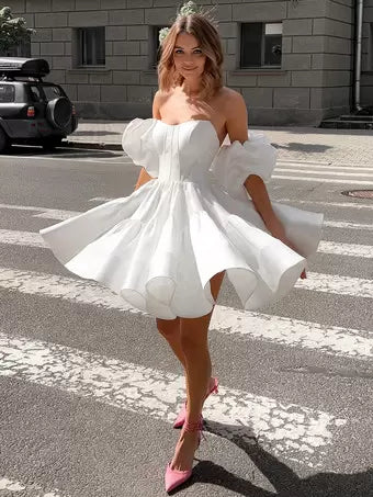 Schermo a cuore Sleeveless Naturale Abito da sposa Naturale Vestitido de novi Princess Abito in raso Mermaid Bow Court Court Train Treins White Modern Bridal