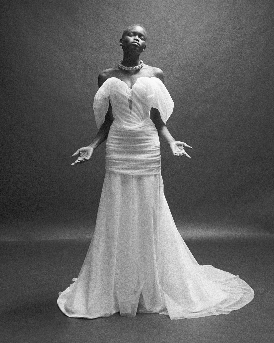 White Simple Modern V-Neckline with Draped Tulle Wedding Dress Court Train Bridal Gown Princess Vestido De Novia Satin Bow Sleeveless Mermaid Satin