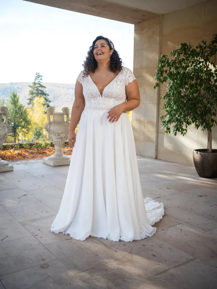 Chiffon A-Line Wedding Dress Plus Size Double V-Neck Lace Robe De Mariée Bride Gowns Short Sleeves Custom Made Ivory