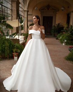 Abito da sposa affascinante a spalla manica corta lunghezza del pavimento a-line con sweep treno da sposa abiti matrimoniali della chiesa