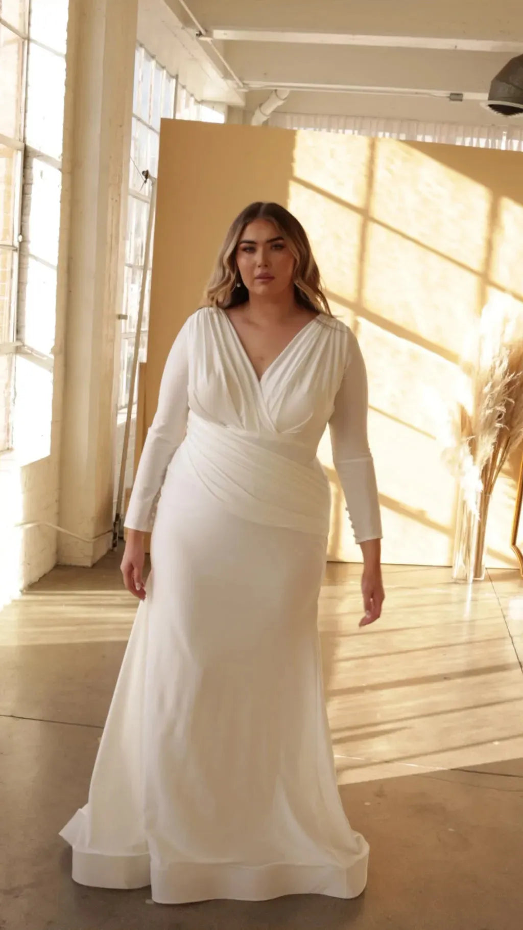 Elegant Wedding Dress Plus Size Woman Bride Long Sleeves Double V-Neck Bride Gowns Mermaid Soft Satin vestidos de novia champagne Plus Size