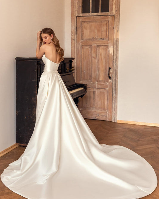 Vestidos de novia sexys de satén con hombros descubiertos y cola desmontable, escote en forma de corazón, corte en A, color blanco y marfil 