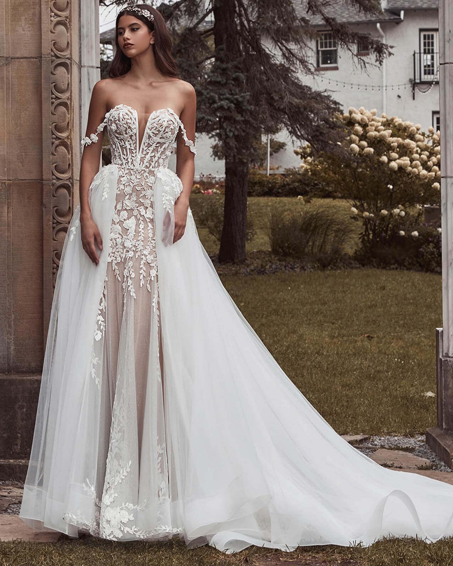 Abiti da sposa affascinanti Scoop Scoop Spaghetti Cinghie Trumpetta Appliques Abito da sposa Robe de Mariée per donne personalizzate