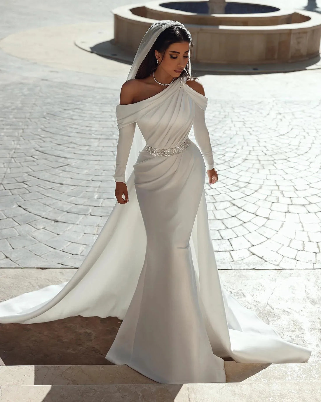 Gorgeously Mermaid Satin Wedding Dresses For Bride Elegant Court Train Sexy Simple Beautiful Mopping Slimming Wedding Gowns Custom Color Satin