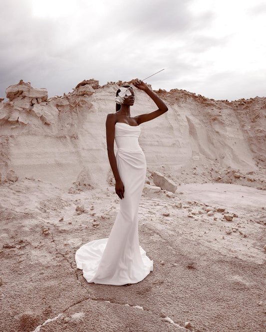 Einfache Meerjungfrau Brautkleider Trägerloses ärmelloses Strandbrautkleid Minimalistische Brautkleider 