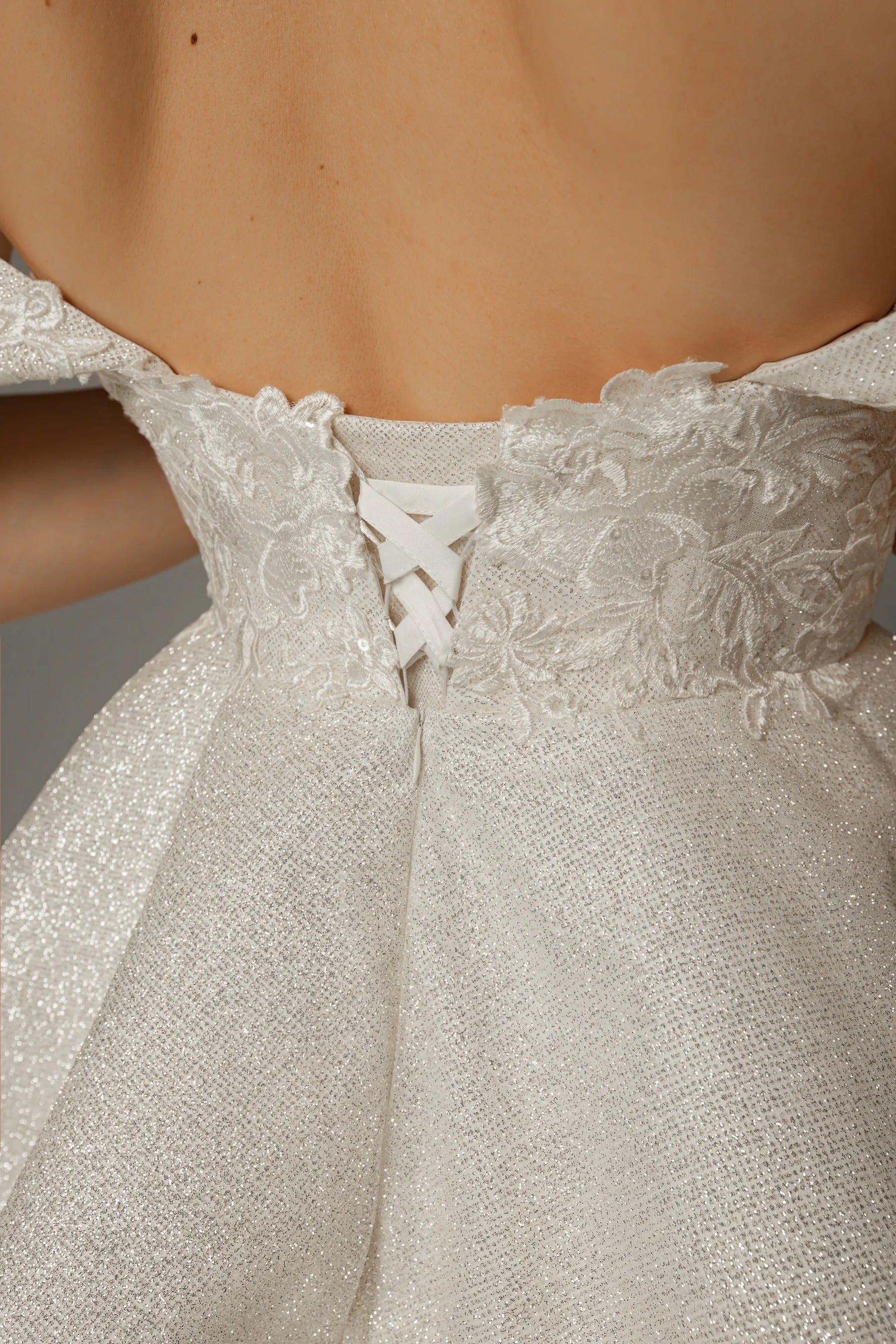 Senza spalline con il pizzo moderno Vestitido de novi abito da sposa principessa brow da treno abito da treno abito raso