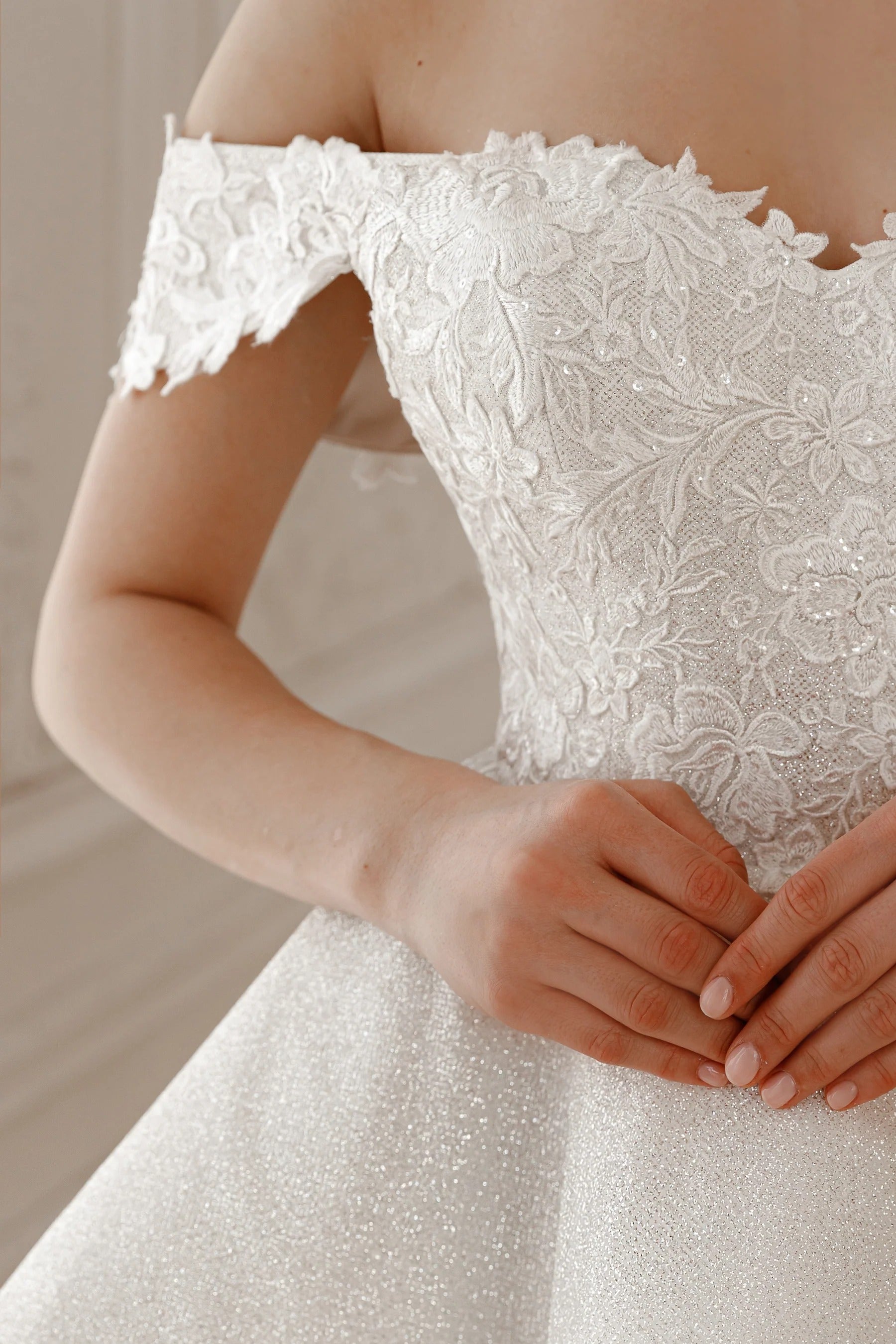 Senza spalline con il pizzo moderno Vestitido de novi abito da sposa principessa brow da treno abito da treno abito raso