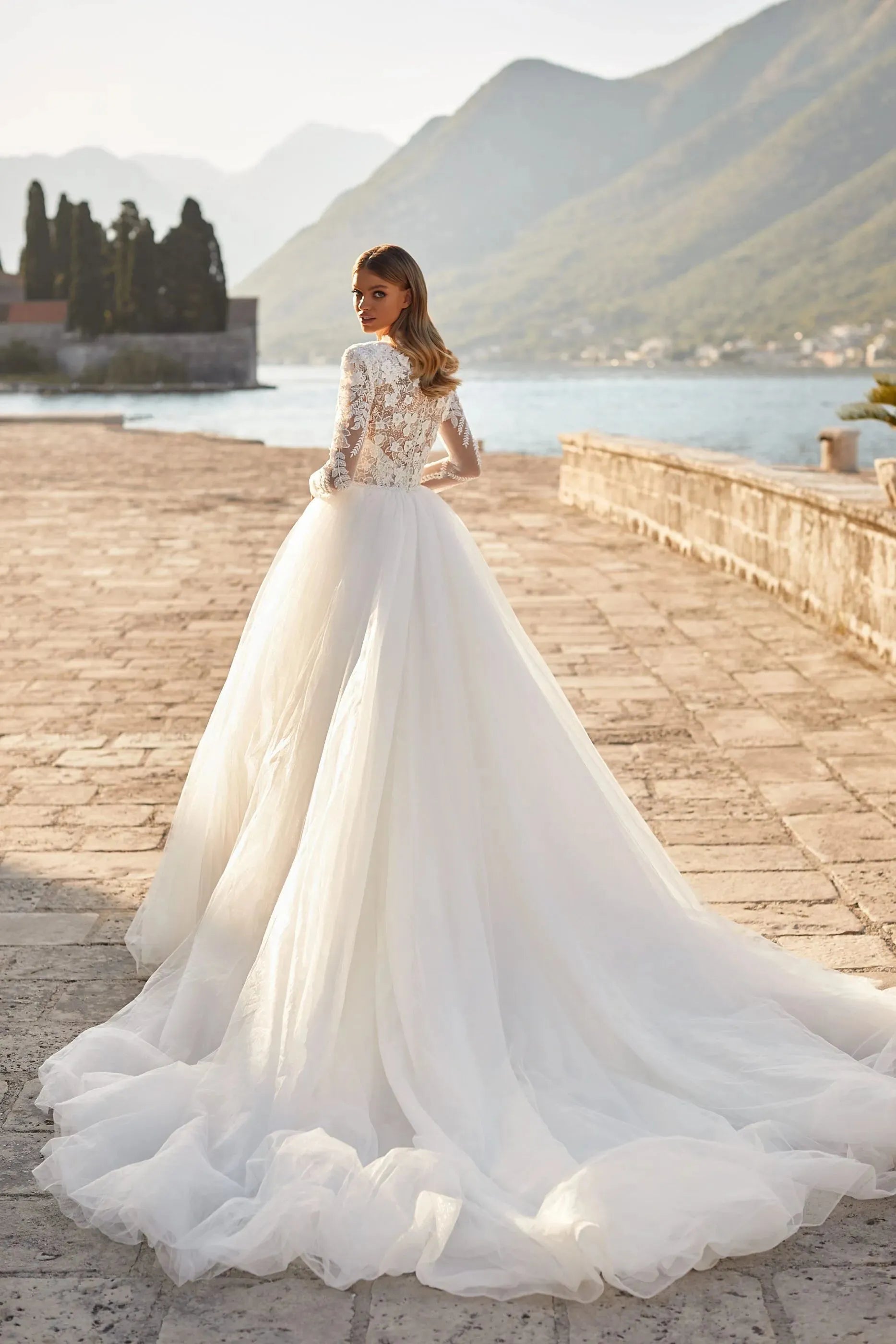 Grace Pretty luxury Princess Wedding Dresses Modest O Neck Long Sleeves ...