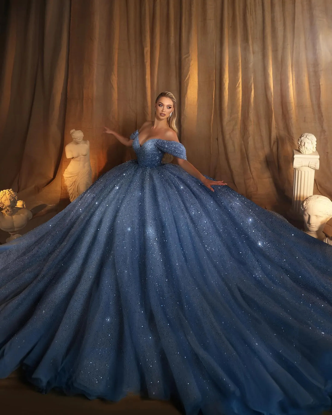 Royal Blue Glitter Wedding Dresses Off Shoulder Pufyy Sparkly Backless Bridal Ball Gowns Sequins Princess Bride Dress Pic Hue