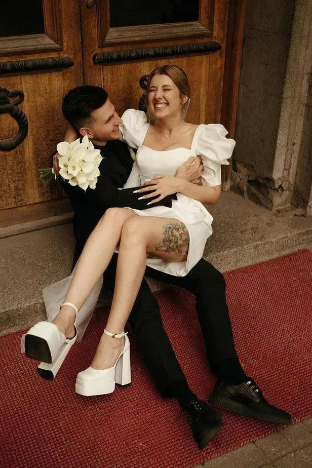 Elegant Short Wedding Dress Square Collar Puff Sleeve Pleat Open Back Satin Simple Bridal Gown Above Knee Vestidos De Noiva White Short Wedding Dress