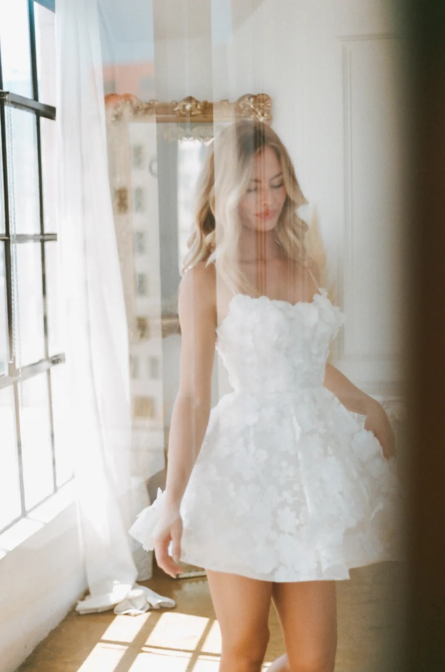 Petali bianchi 3d abito da sposa vestido de novi treno abito semplice abito da sposa raso satinato campo