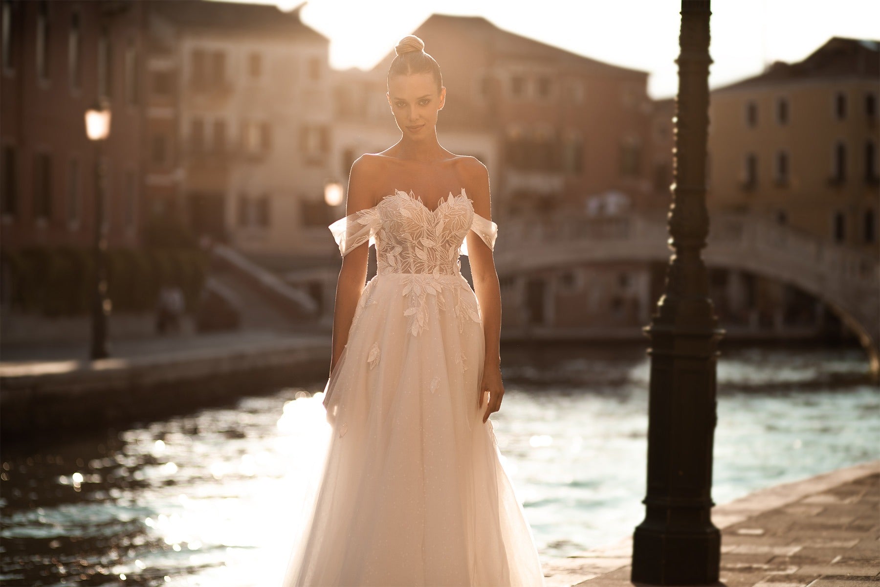 Abito da sposa sirena in pizzo innamorato moderno principessa vestido de novi abito da brow brow treno in raso