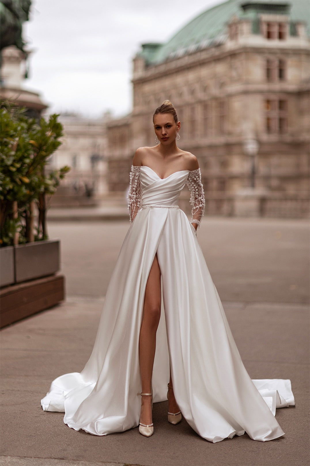 Abito da sposa a fessura Vestitido de novi abito moderno sirena abito raso principessa bow court treno