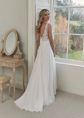 Deep V-Neck Wedding Dress Sleeveless A-Line Chiffon Lace Appliques Bride Gown Backless Zipper Train Vestidos De Noiva