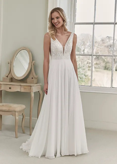 Deep V-Neck Wedding Dress Sleeveless A-Line Chiffon Lace Appliques Bride Gown Backless Zipper Train Vestidos De Noiva