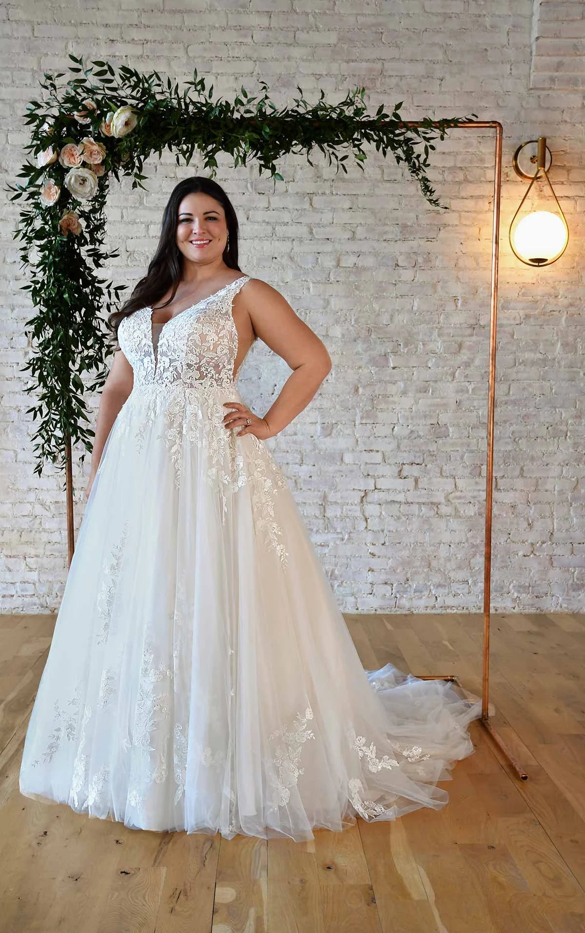 Abiti da sposa più taglia Büyük Beden Gelinlik A-Line Eleganti spalline di spaghetti di pizzo su misura