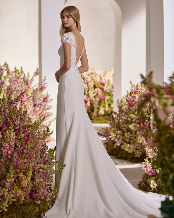 Elegante abito da sposa sirena realizzato in Bistretch Crêpe e perline Vestitido de novi Abito da sposa Principessa Abito da sposa in raso Abito da sposa Court Trena a manica sirena senza maniche