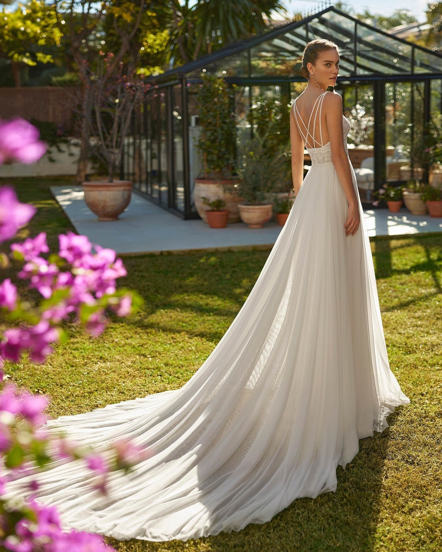 Strapping with abbellishments abito da sposa moderno abito da principessa raso vestido de novi bow court treno sirena