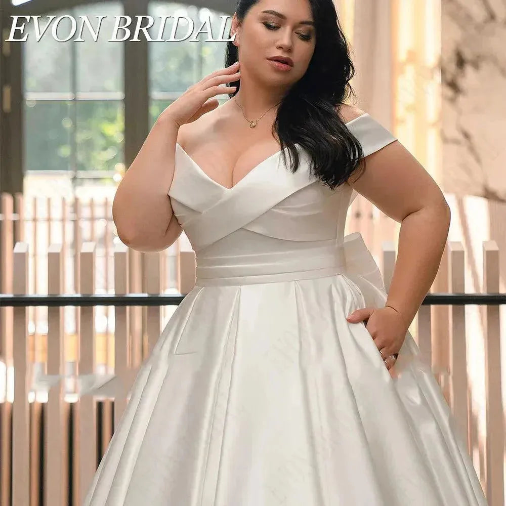 Simple Wedding Dresses Plus Size V Neck Off Shoulder Satin A-Line Lace Up Sweep Train Bridal Gowns Robe Mariee Plus Size Satin