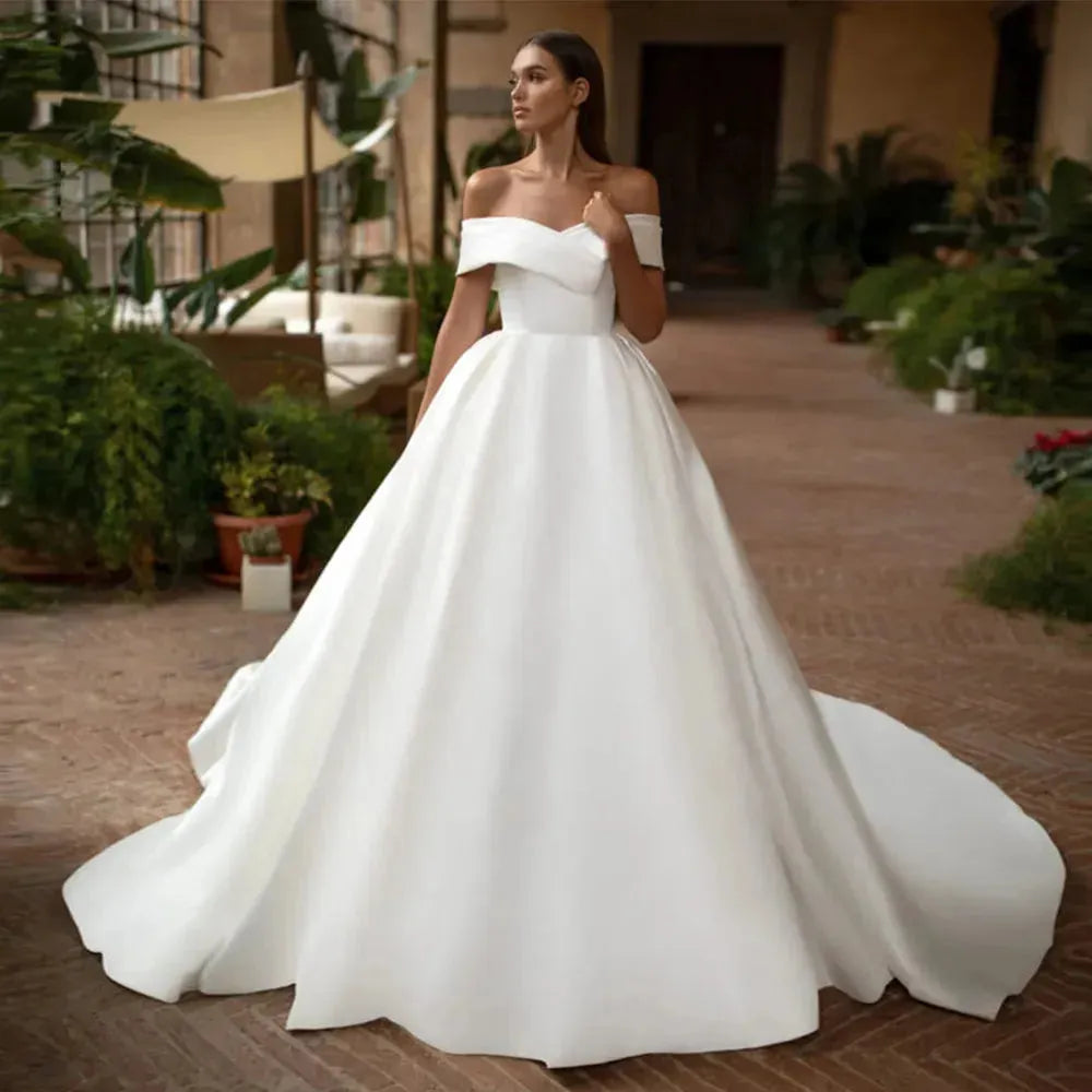 Charming Off the Shoulder Wedding Dress Short Sleeve A-Line Floor Length with Sweep Train Bridal Formal Church Marriage Gowns champagne