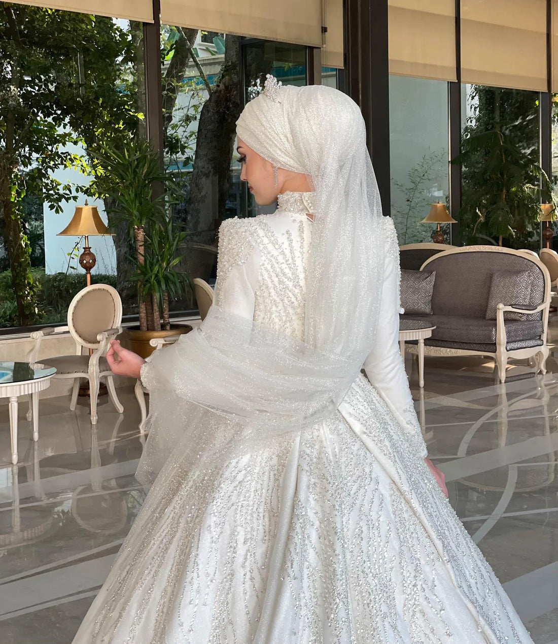Luxury Satin Appliques Beaded Muslim Wedding Dresses Long Sleeve High Neck Islamic Bridal Gown Arabic Dubai Robe De Mariée custom color