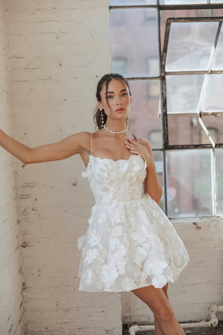 Petali bianchi 3d abito da sposa vestido de novi treno abito semplice abito da sposa raso satinato campo