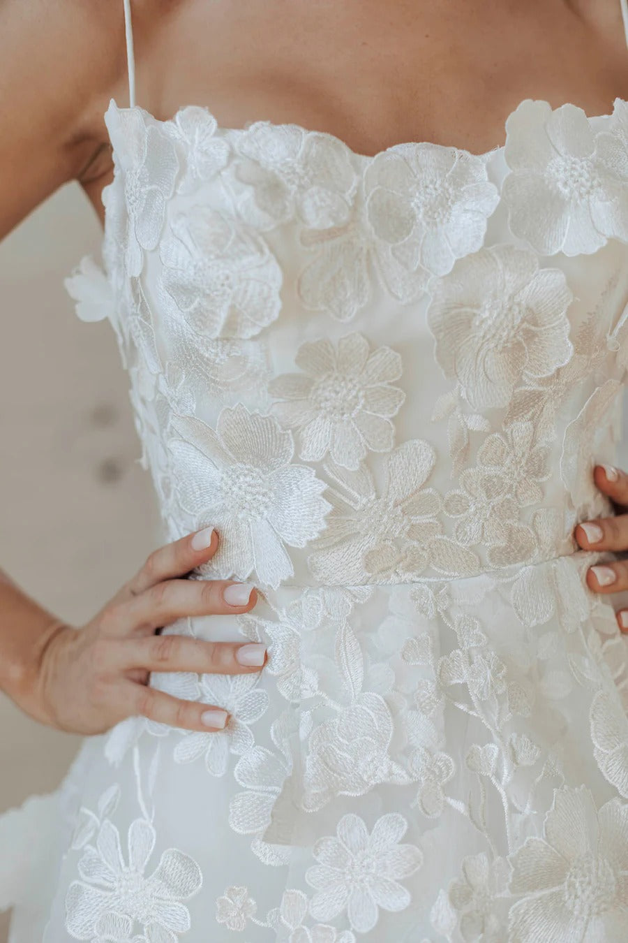 Petali bianchi 3d abito da sposa vestido de novi treno abito semplice abito da sposa raso satinato campo