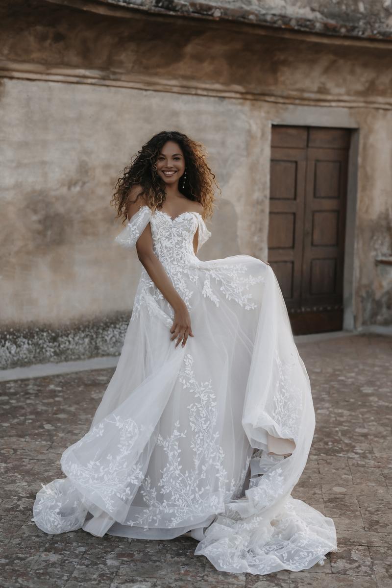 Exquisitos vestidos de novia con hombros descubiertos, vestidos de novia con apliques de corazón, vestidos de novia de corte A, vestidos de novia de playa hechos a medida 