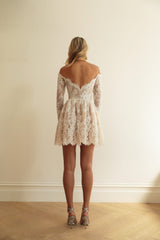 Abito da sposa a spalla Short Shortheart maniche lunghe Bridals Abiti in pizzo Mini Boho Women Bridals Abiti