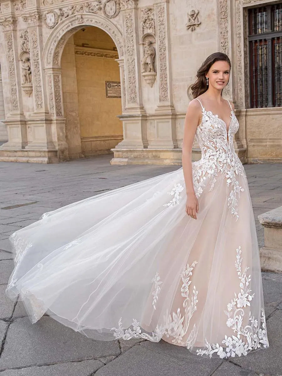 Spaghetti Straps Appliques Wedding Dresses A-line Lace Sweep Train Bridal Gown Custom Made Backless vestidos de novia