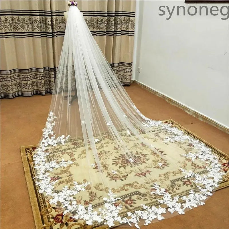 Real Photo 3m.4m.5m One Layer Wedding Veil With Comb White Lace Edge Bridal Veils Ivory Appliqued Cathedral Wedding Veil Ivory