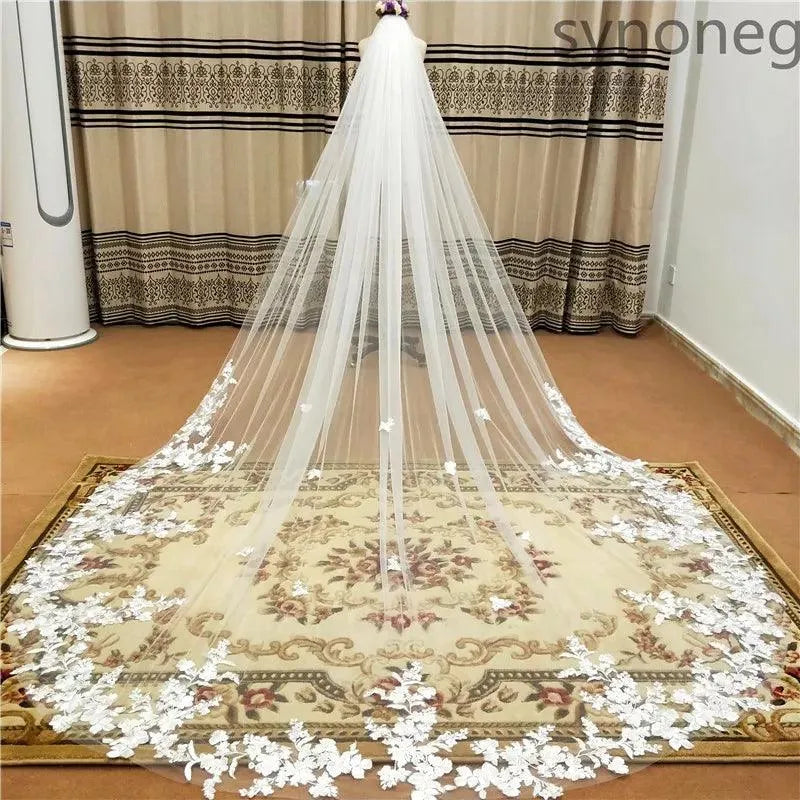 Real Photo 3m.4m.5m One Layer Wedding Veil With Comb White Lace Edge Bridal Veils Ivory Appliqued Cathedral Wedding Veil Ivory