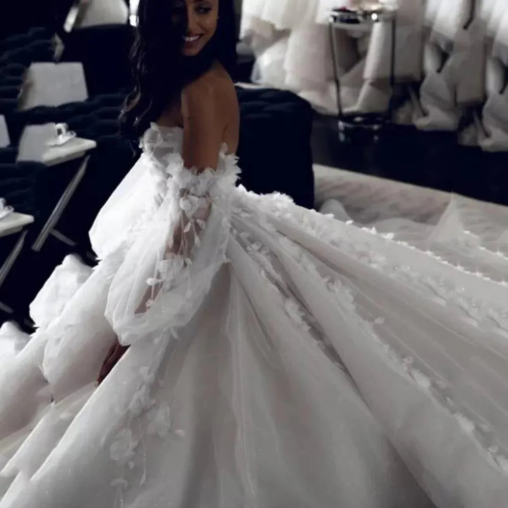 UZN Elegant Ball Gown Lace Appliques Modern Wedding Dresses Sweetheart Off Shoulder Puffy Sleeves Brial Gown Bestidos De Novia Ivory