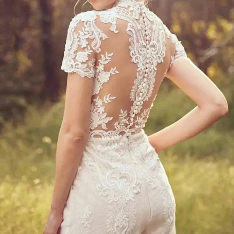 Eleganti abiti da sposa in tuta per donne in pizzo Applique a manica corta Vestidos de novi Illusion Back Abiti da sposa