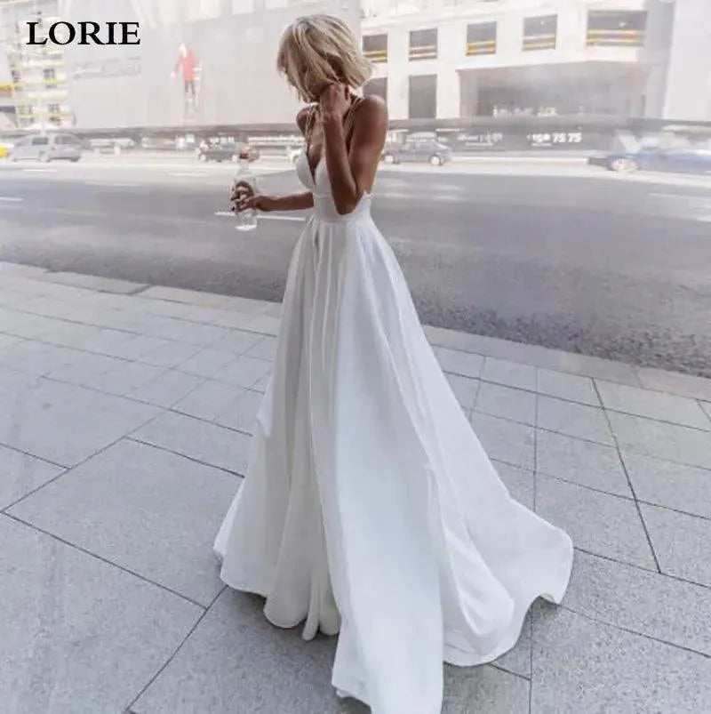 Slik Satin A Line Wedding Dresses Beach Spaghetti Straps V Neck Bride Gowns Abito Da Sposa Backless Wedding Gowns White Satin