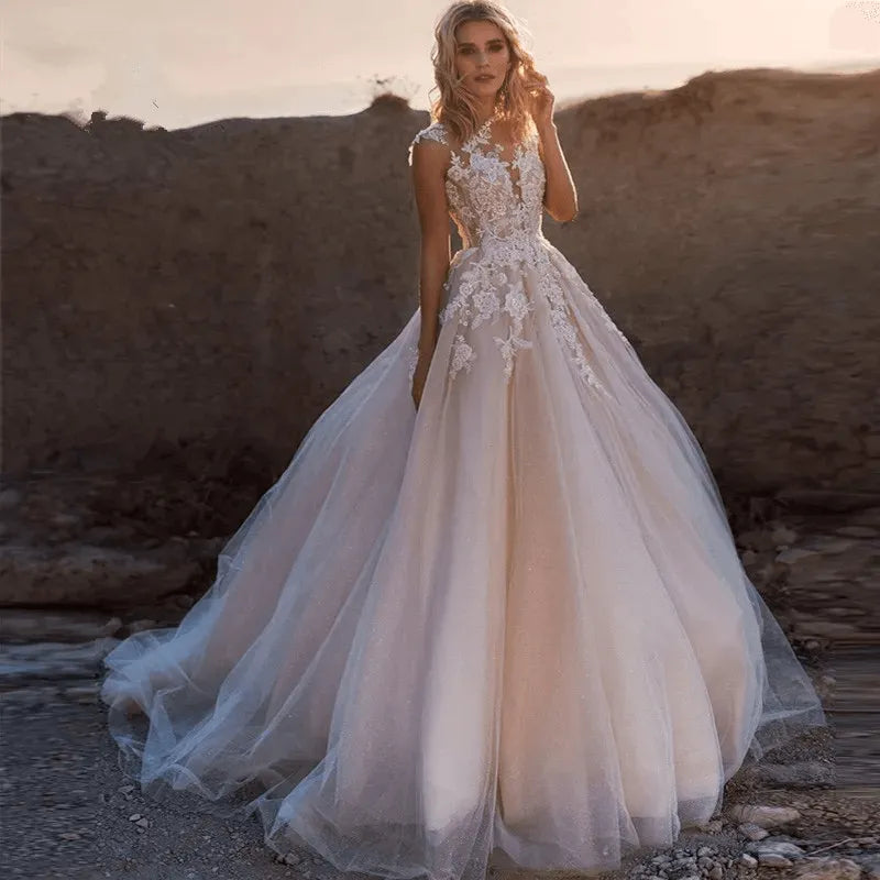 Scoop Lace Applique A Line Wedding Dresses Sleeveless Tulle Boho Bridal Gowns Long Train Elegant Princess Dresses As Pictures
