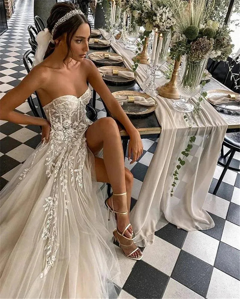 Sexy Beach Wedding Dresses For Bride Elegant Lace Boho Wedding Gowns Strapless Sleeveless High Split Princess Dresses Boho