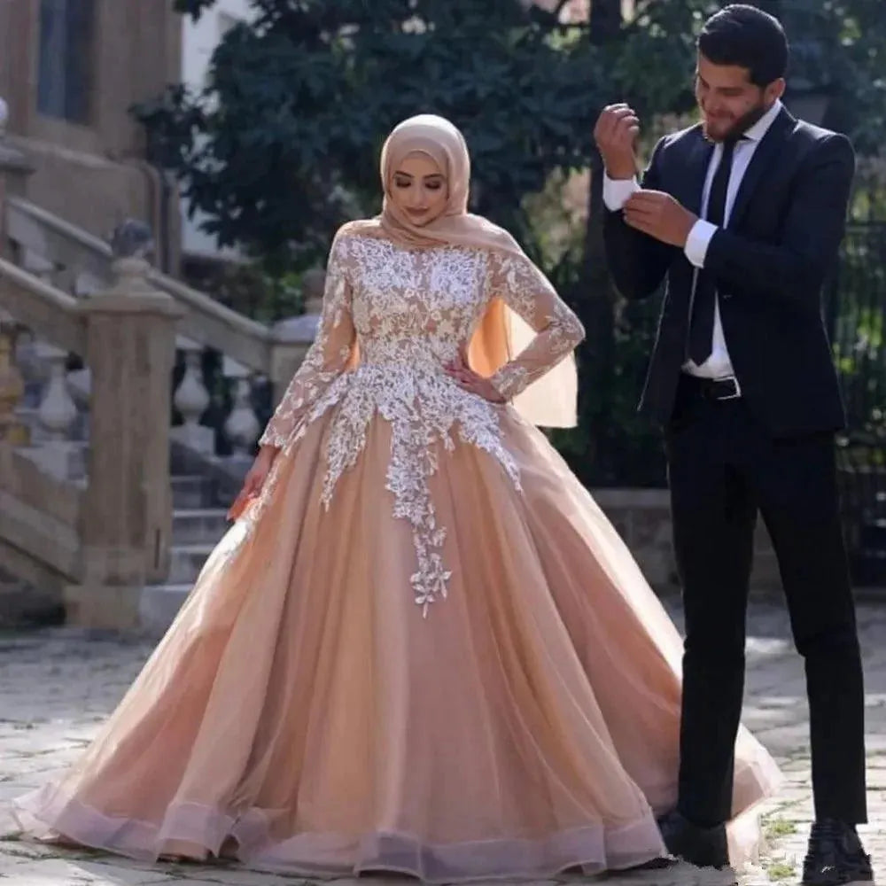 Elegant Arabic Muslim Ball Gown Wedding Dresses High Neck Long Sleeves Bridal Gowns Lace Tulle Sweep Train robes de mariee