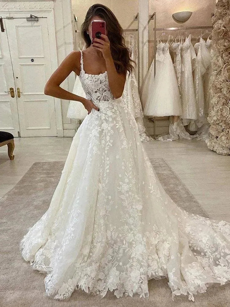 Princess Wedding Dresses Lace Appliques Beach Bridal Gowns Boat Neck Spaghetti Straps Boho Country Wedding Gown Open Back Ivory