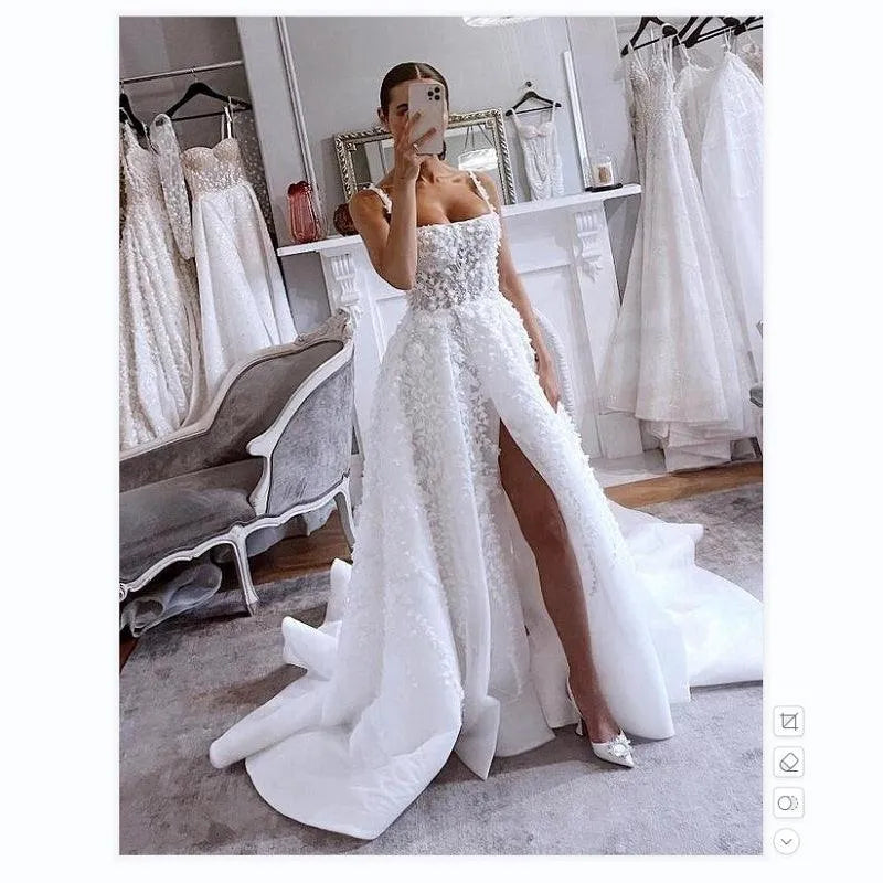 Fashion Square Collar Lace Appliques Wedding Dresses Pretty Sleeveless Tulle A Line Bridal Gowns Side Split Long Wedding Gowns Ivory