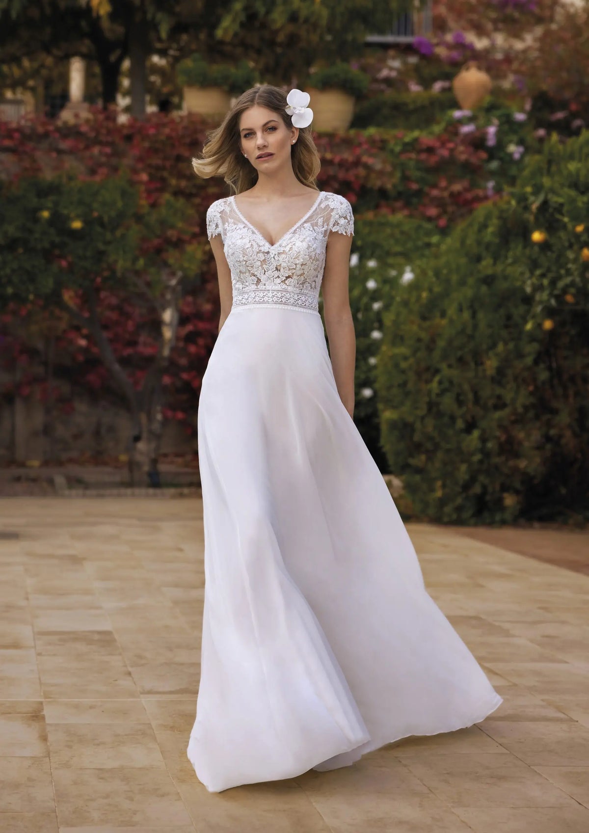 Splendido abito da sposa boho Vestido de novi Abito da sposa Treno in campo moderno sirena principessa Principessa Satin