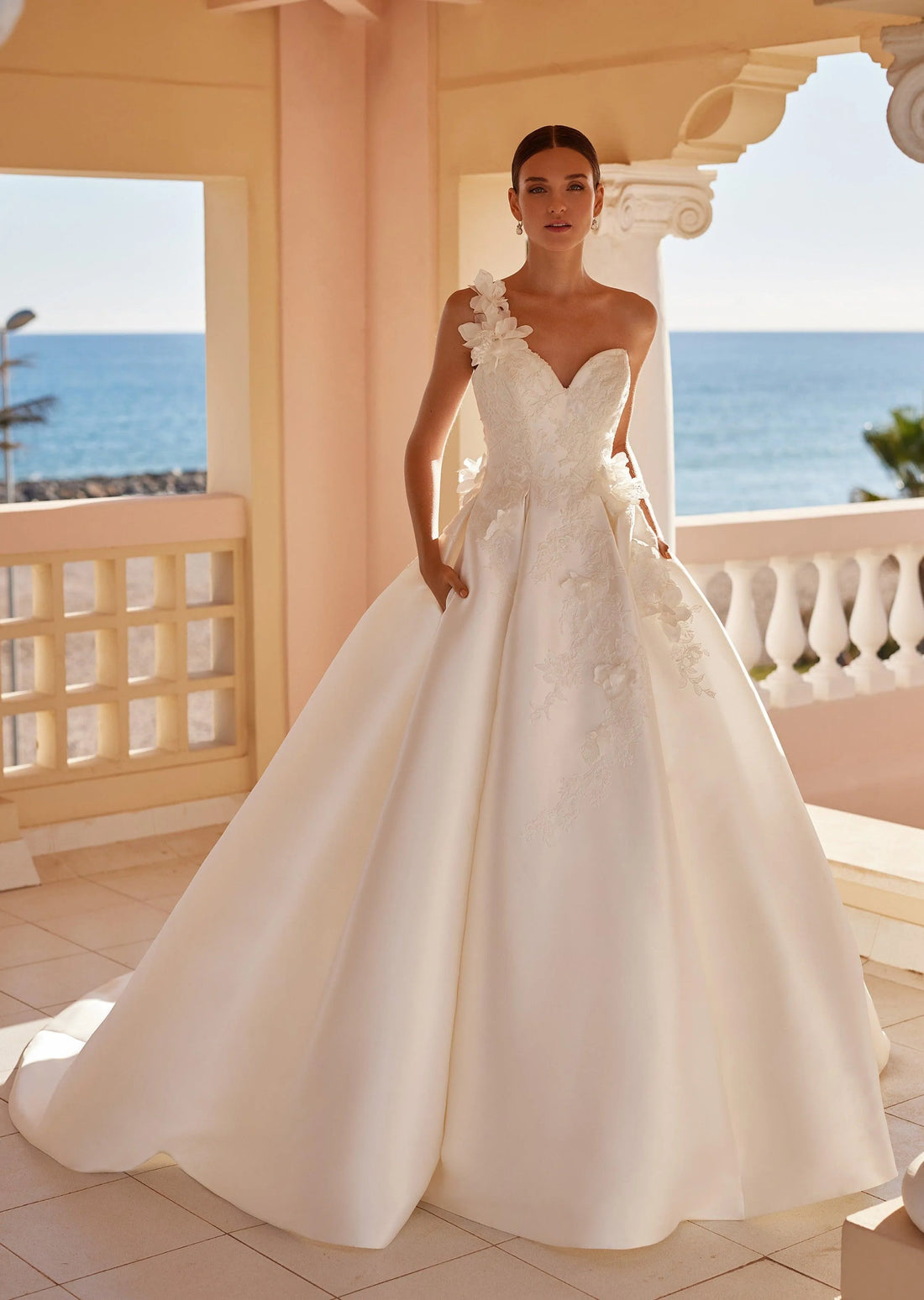 Wedding Dress Satin Sweetheart Ball Gown Backless With Zipper Bridal Gown Appliques One Shoulder For Women Customize To Measure Ivory Satin