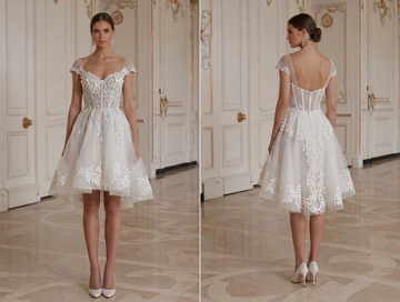 Mini-Brautkleid mit fließendem kurzem Rock